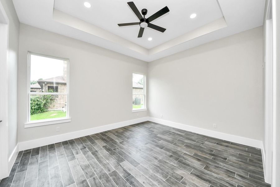 Spacious, unfurnished interior of a new home in , Porter (Image 30).