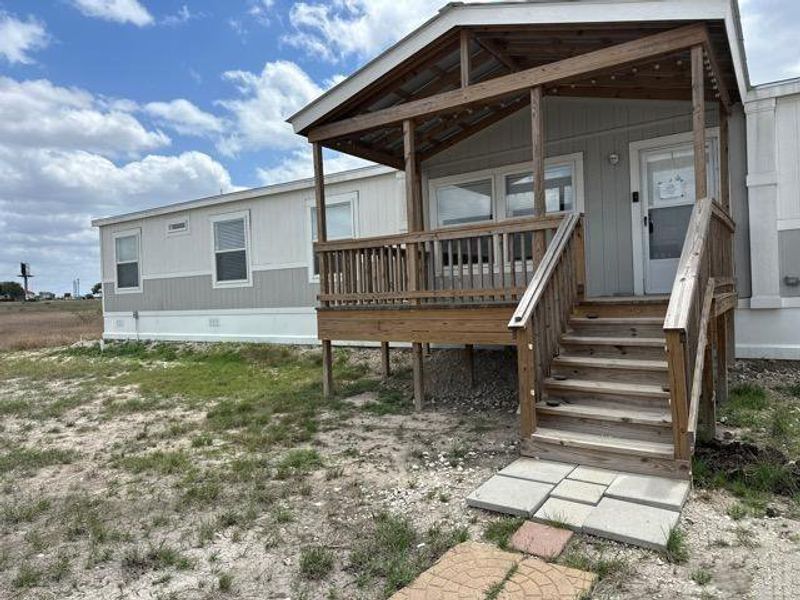 Exterior details and patio area of a home in , Pawnee (Image 11).