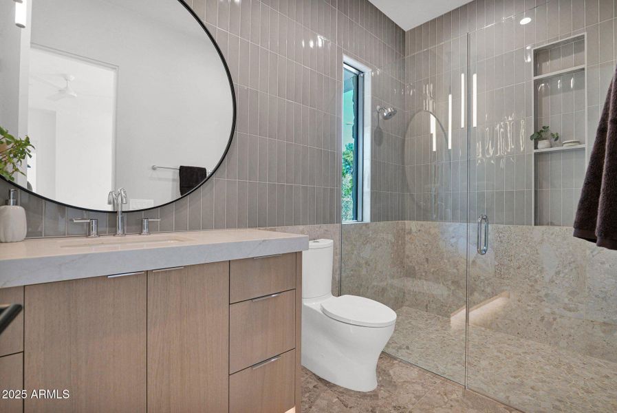 22-web-or-mls-P1223415