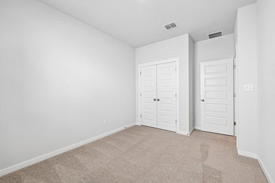 Spacious, unfurnished interior of a new home in Trinity Ranch, Elgin (Image 22).