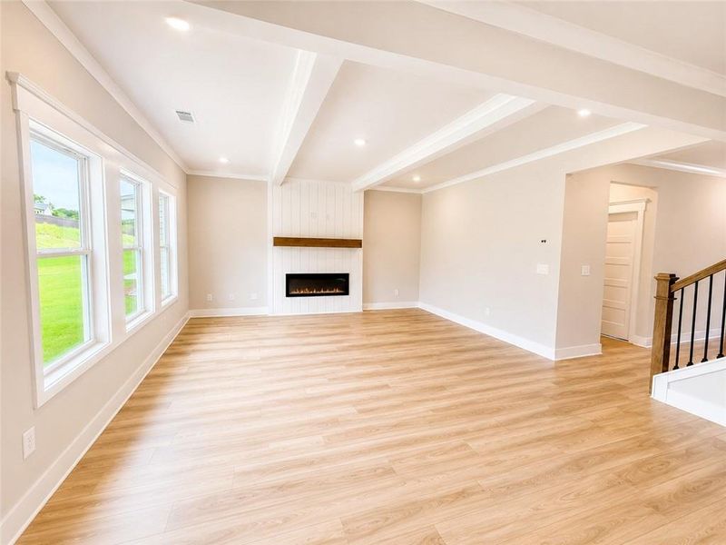 Spacious, unfurnished interior of a new home in Ponderosa Farms Estates, Gainesville (Image 34).