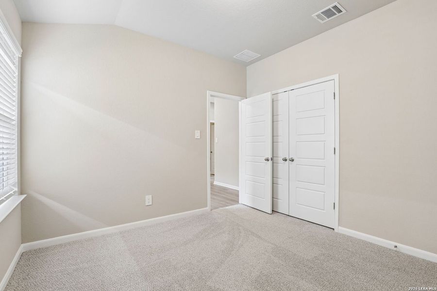 Spacious, unfurnished interior of a new home in Thomas Pond, San Antonio (Image 28). Spacious, unfurnished interior of a new home in Thomas Pond, San Antonio (Image 28).