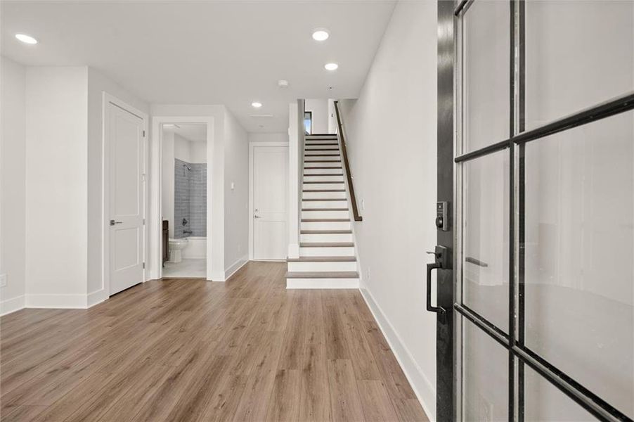 Spacious, unfurnished interior of a new home in , Alpharetta (Image 16).