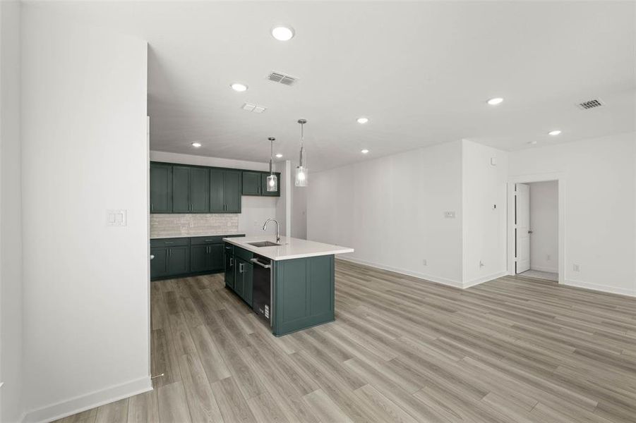 6904 Deadwood- Dining-2 6904 Deadwood- Dining-2