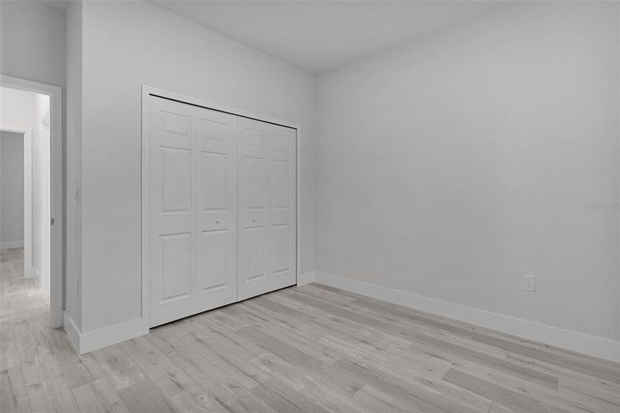 Spacious, unfurnished interior of a new home in , Citrus Springs (Image 36).