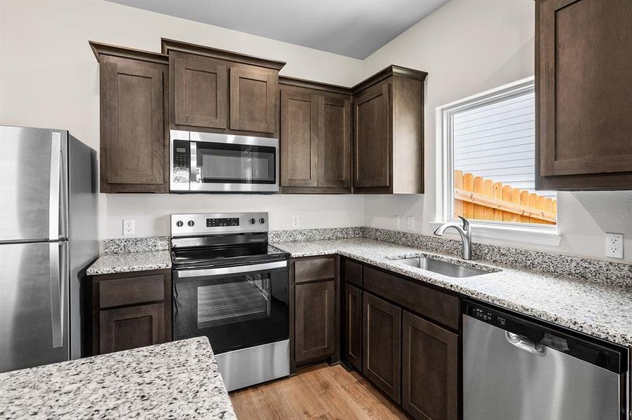 Furnished interior view inside a new home in College Park, Dallas (Image 8).