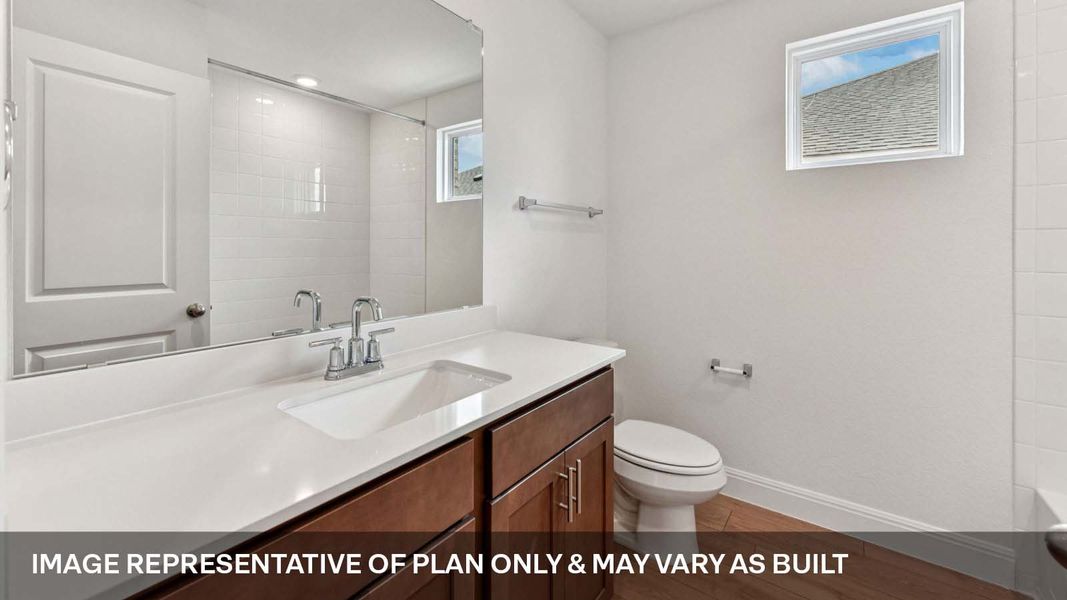 Representative furnished interior of a home built from the The Grayson by D.R. Horton in Riverview, Georgetown (Image 8).