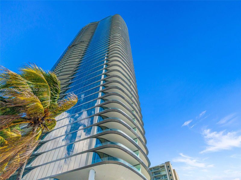 Condo located in Miami, FL showcasing its design and architecture (Image 56).