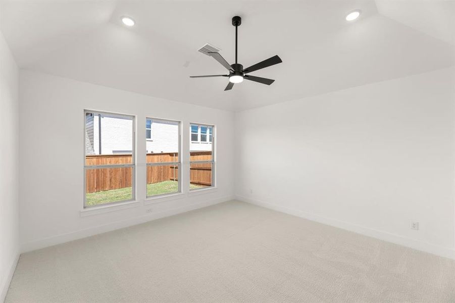 Spacious, unfurnished interior of a new home in Inspiration, Lucas (Image 23).