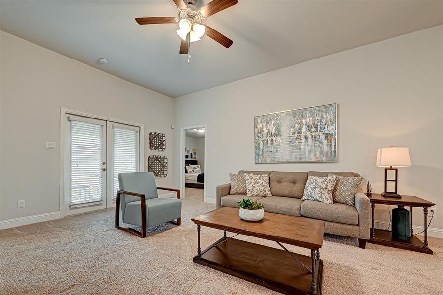 Furnished interior view inside a new home in Lago Mar, Texas City (Image 9).