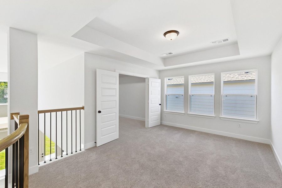 Spacious, unfurnished interior of a new home in The Colony, Bastrop (Image 15).