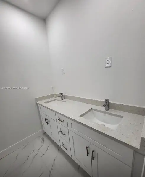 Image 13 of a home in .