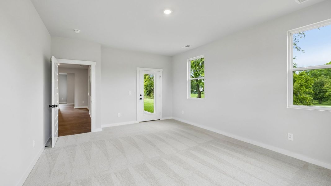 Representative unfurnished interior of a home built from the Holden by D.R. Horton in Harvest Point, Spring Hill (Image 57).