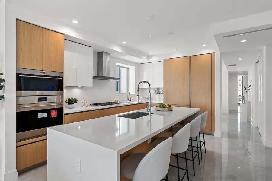 KITCHEN KITCHEN