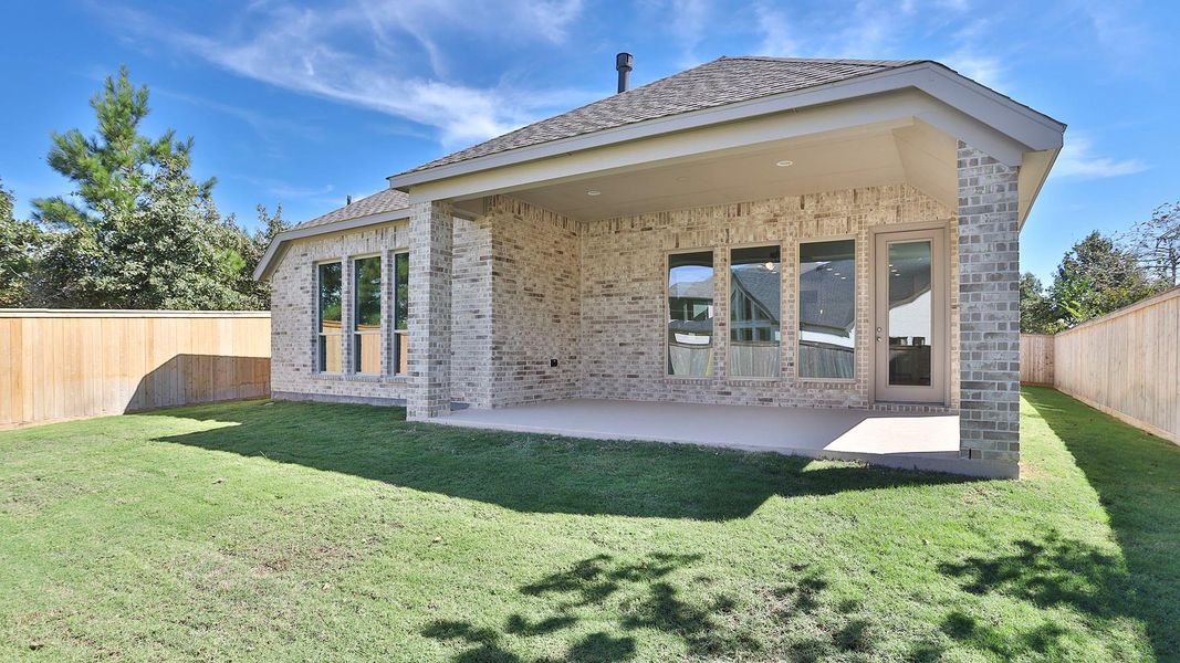 Exterior details and patio area of a home in Kresston 50', Montgomery (Image 2). Exterior details and patio area of a home in Kresston 50', Montgomery (Image 2).