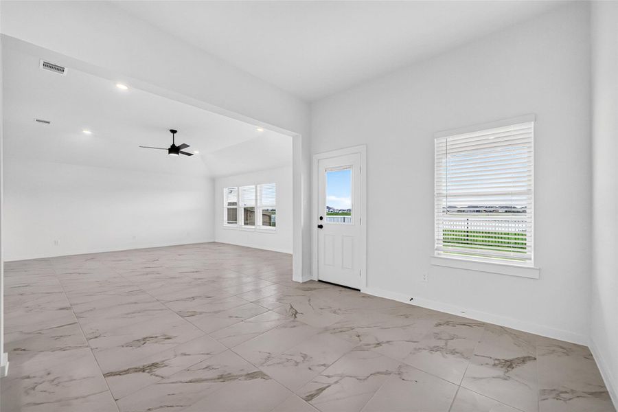 Spacious, unfurnished interior of a new home in Foxtail Palms, Manvel (Image 40).