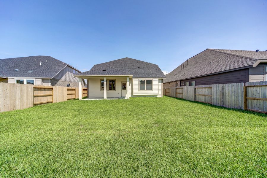 Representative exterior details of a home built from the Alder by Beazer Homes in Bridgeland: Premier Collection, Cypress (Image 3).