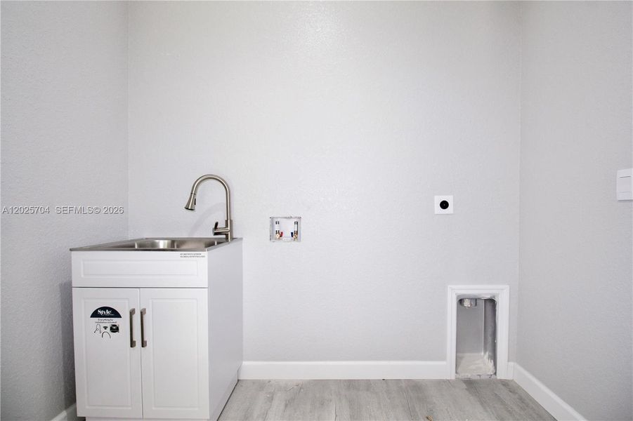 Image 33 of a home in .