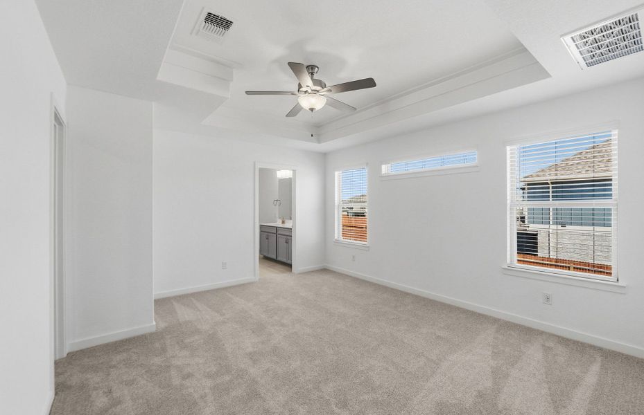 Spacious, unfurnished interior of a new home in Santa Rita Ranch, Liberty Hill (Image 20).