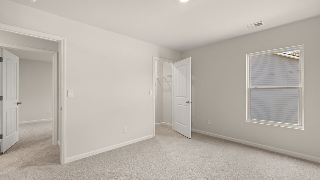 Representative unfurnished interior of a home built from the Elle by D.R. Horton in Fairhaven, Lithia Springs (Image 29).