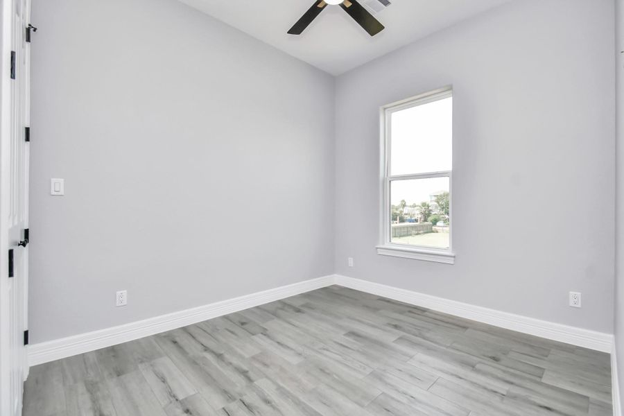 Spacious, unfurnished interior of a new home in , Dickinson (Image 15).