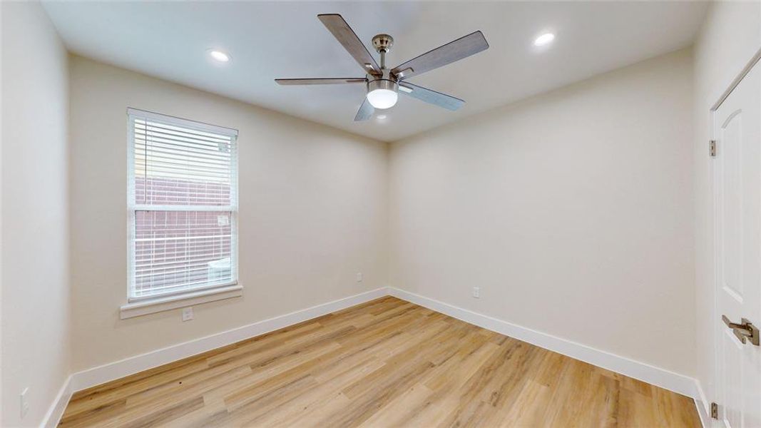 Spacious, unfurnished interior of a new home in , Grand Prairie (Image 25).