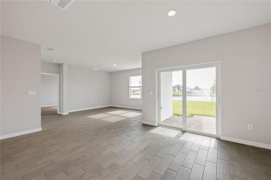 Spacious, unfurnished interior of a new home in Seagrass, Punta Gorda (Image 11).