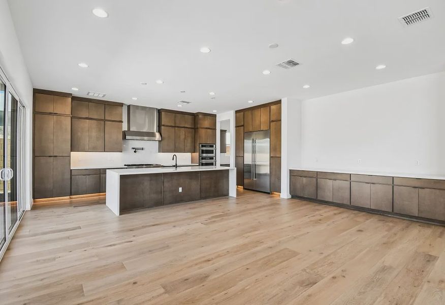 Kitchen and Dining - 5 of 15