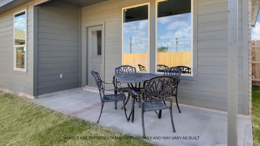 Exterior details and patio area of a home in Overlook West, Wolfforth (Image 3).
