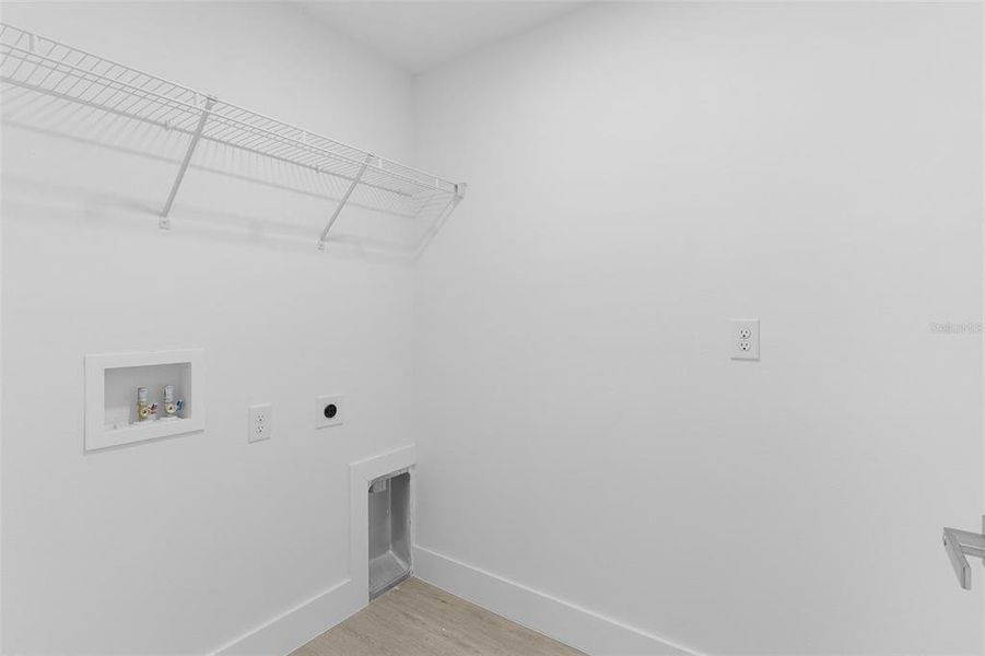 Spacious, unfurnished interior of a new home in , Citrus Springs (Image 31).