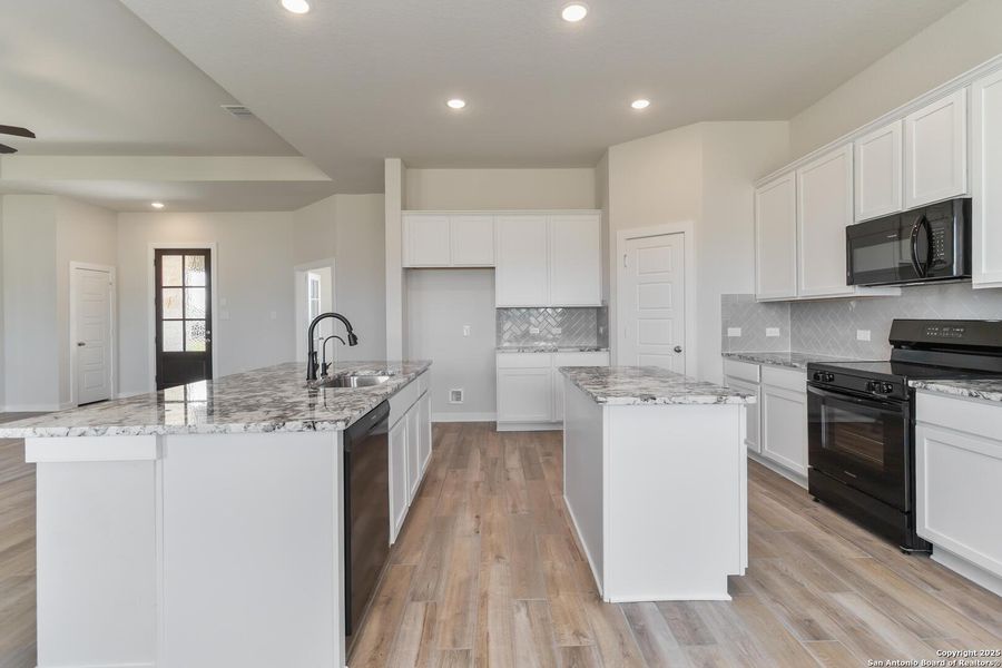 Furnished interior view inside a new home in Bonita Vista, Pleasanton (Image 6).