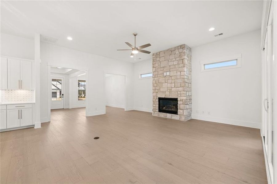 Spacious, unfurnished interior of a new home in Soleil Belmont Park, Canton (Image 34).