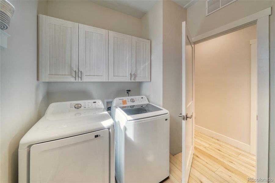 Furnished interior view inside a new home in , Salida (Image 11).