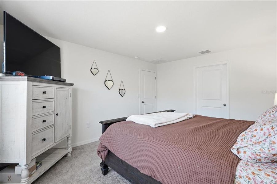 Furnished interior view inside a new home in Autumn Glen, Belleview (Image 8). Furnished interior view inside a new home in Autumn Glen, Belleview (Image 8).