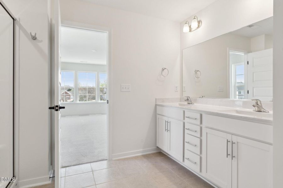 27- HHHunt Homes Franklin Primary Bathro