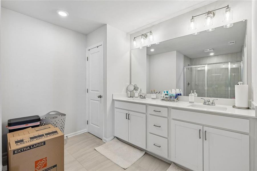 Furnished interior view inside a new home in , Decatur (Image 15).