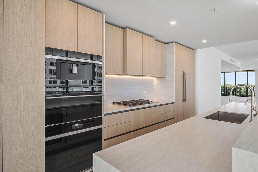oven, coffee machine, ...