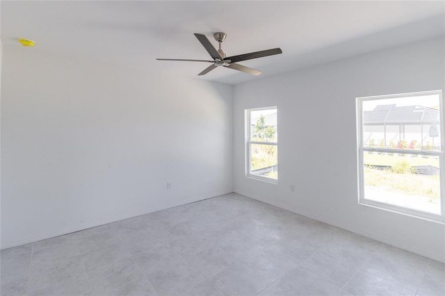 Spacious, unfurnished interior of a new home in , Rotonda West (Image 14).