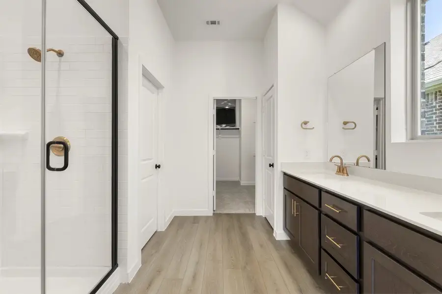 Primary Bathroom Representative Photo featuring the Laguna Collection