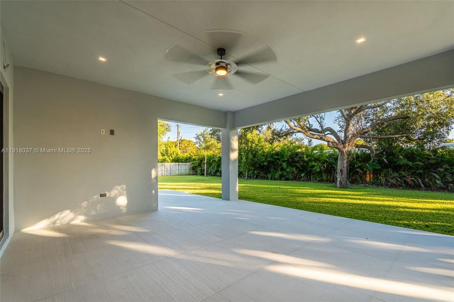 Exterior details and patio area of a home in , Cutler Bay (Image 53).