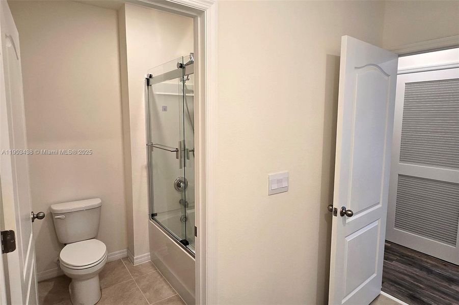 Furnished interior view inside a new home in , Davenport (Image 13).