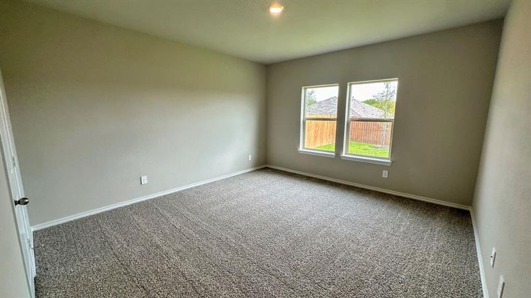 Spacious, unfurnished interior of a new home in Sunnycreek, Fort Worth (Image 18). Spacious, unfurnished interior of a new home in Sunnycreek, Fort Worth (Image 18).