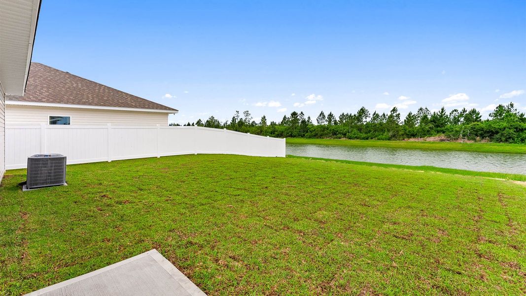 Exterior details and patio area of a home in Liberty, Panama City (Image 18).