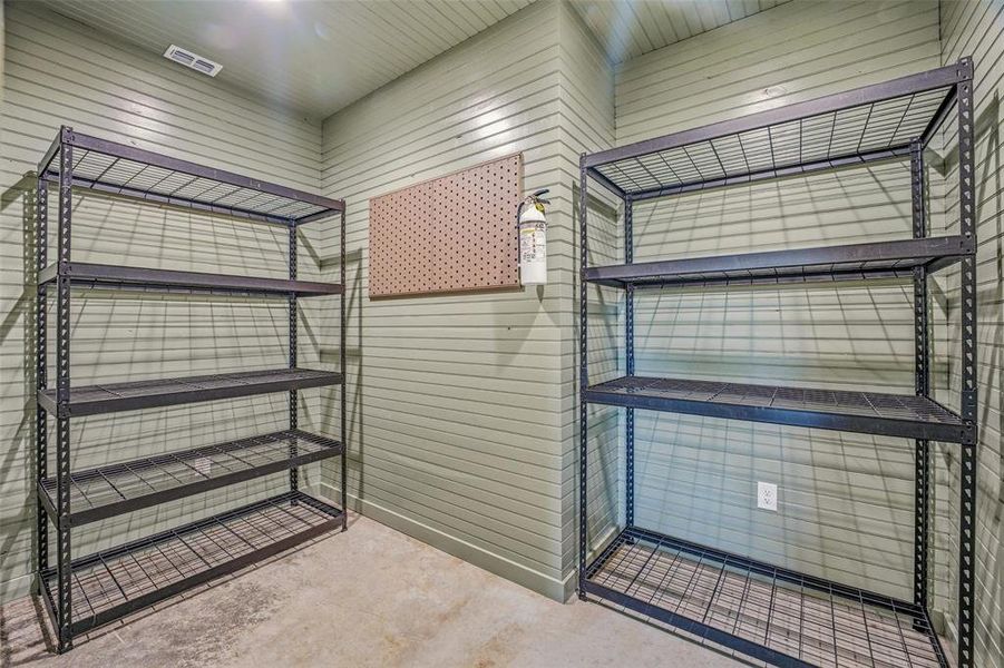 Community amenities in , Santo (Image 26).