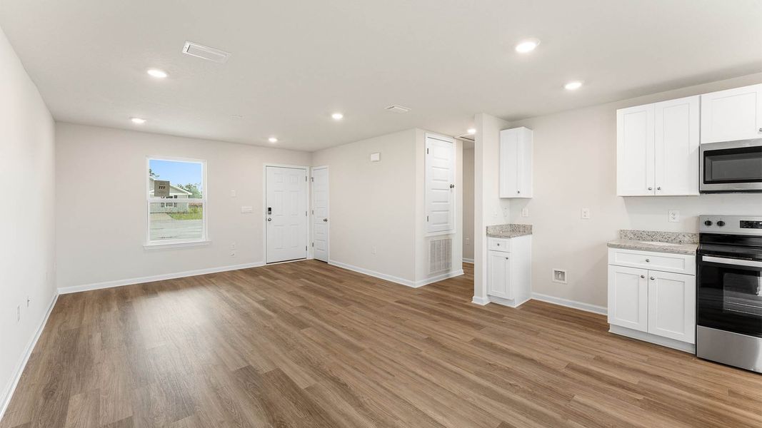 Representative unfurnished interior of a home built from the Allanton by D.R. Horton in Sunny Hills, Chipley (Image 5).