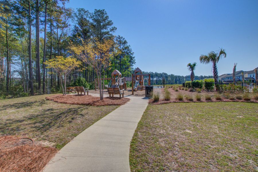 Community amenities in , Moncks Corner (Image 41).