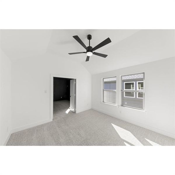 Spacious, unfurnished interior of a new home in Trails at Cottonwood Creek, Rowlett (Image 19).