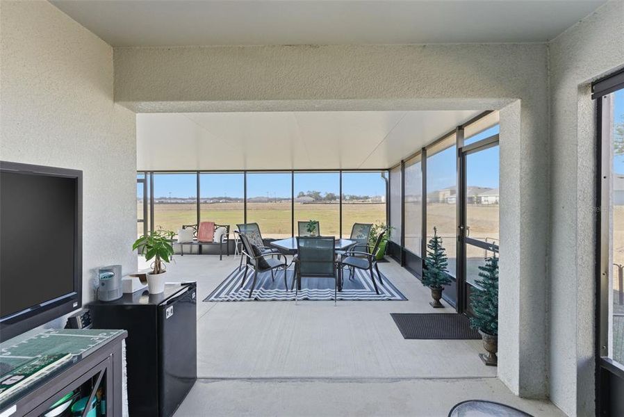Exterior details and patio area of a home in Twisted Oaks, Wildwood (Image 4).