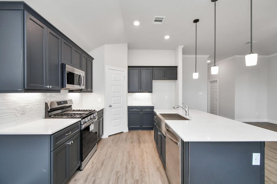 Enjoy Samsung stainless steel appliances throughout. Enjoy Samsung stainless steel appliances throughout.