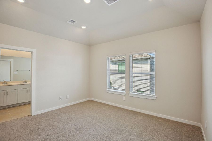 Spacious, unfurnished interior of a new home in Kemah Crossing - City Series, Kemah (Image 21). Spacious, unfurnished interior of a new home in Kemah Crossing - City Series, Kemah (Image 21).